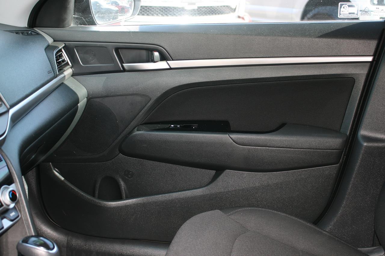 Hyundai Elantra SEL IVT 2020