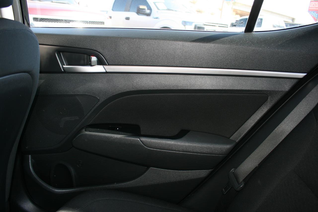 Hyundai Elantra SEL IVT 2020