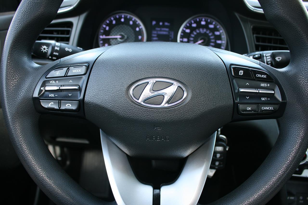 Hyundai Elantra SEL IVT 2020