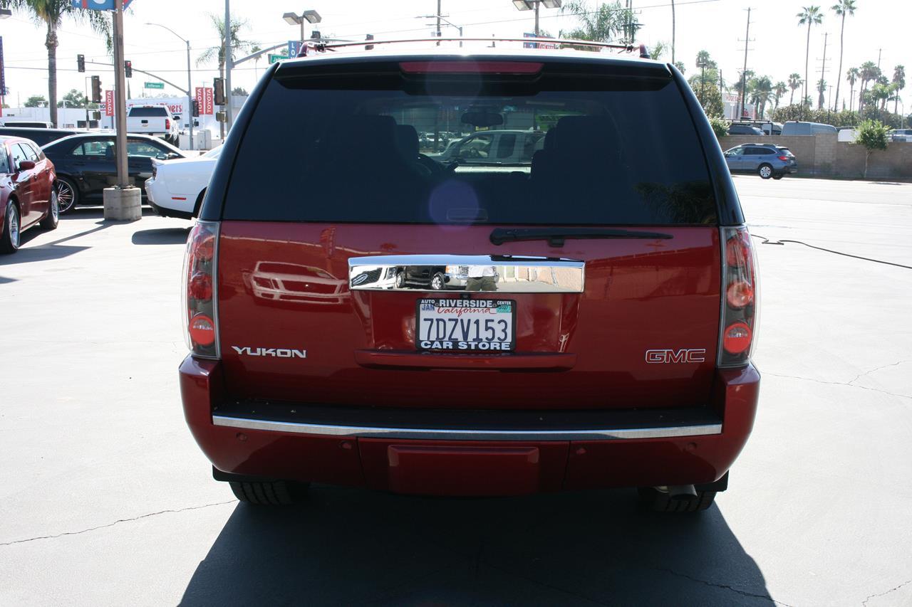GMC Yukon 2WD 4dr 1500 Denali 2013