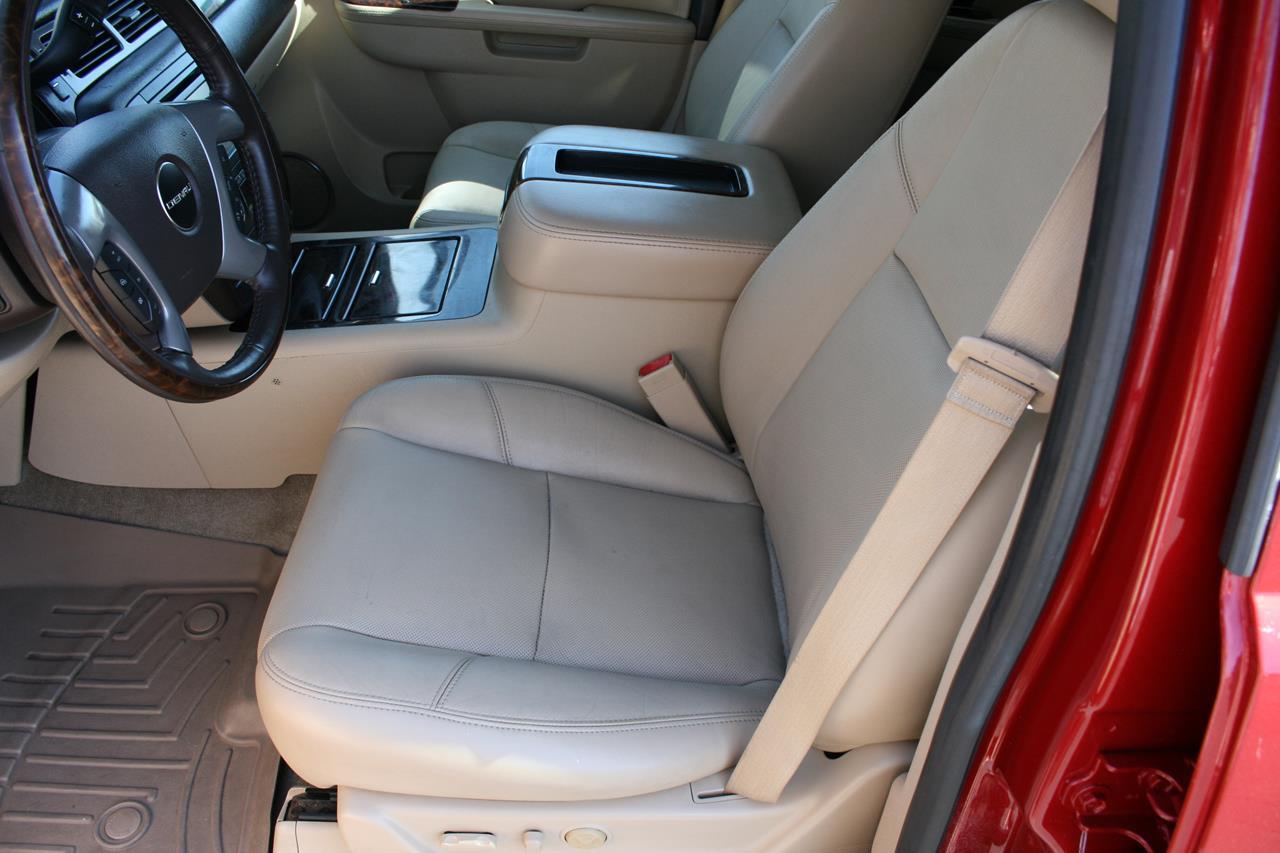 GMC Yukon 2WD 4dr 1500 Denali 2013