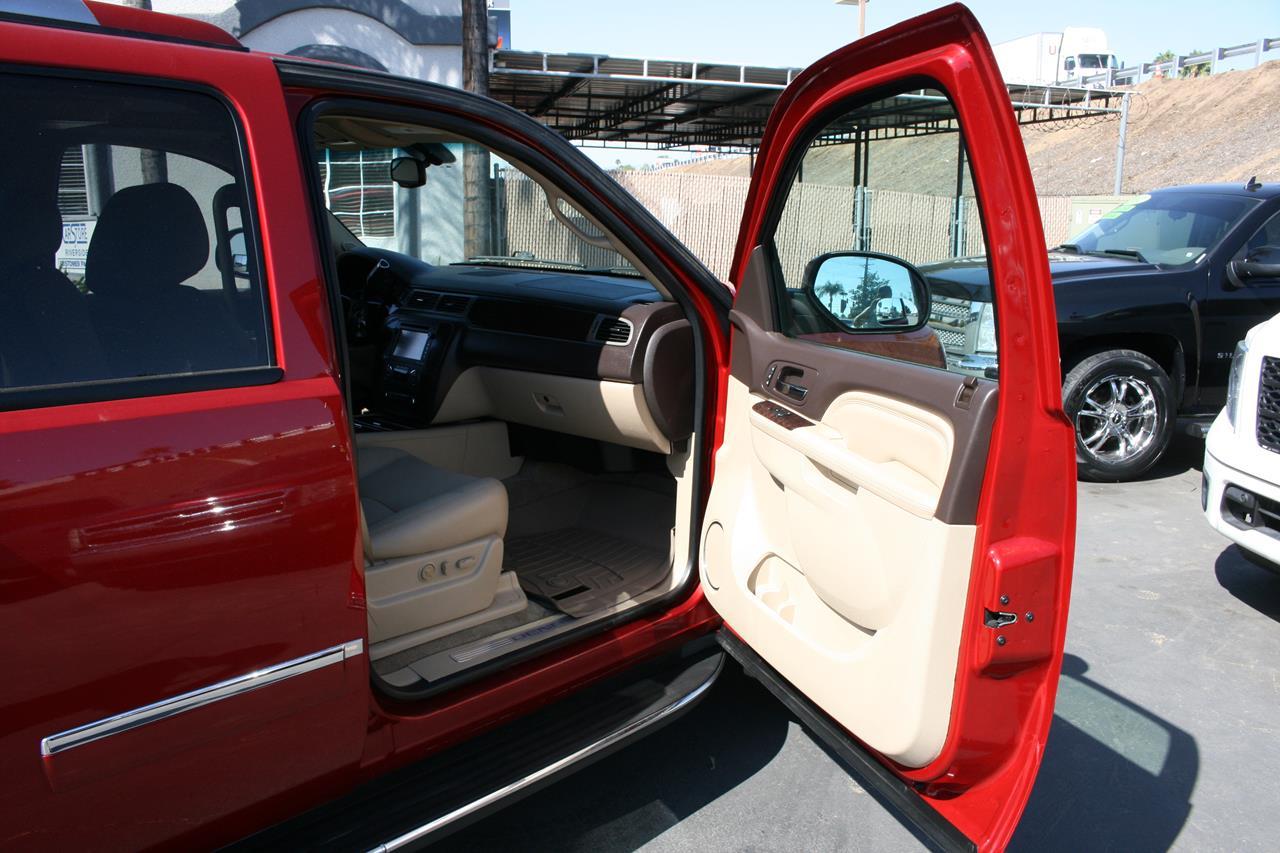 GMC Yukon 2WD 4dr 1500 Denali 2013