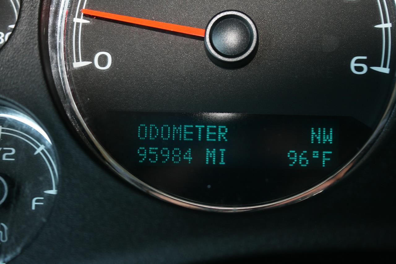 GMC Yukon 2WD 4dr 1500 Denali 2013
