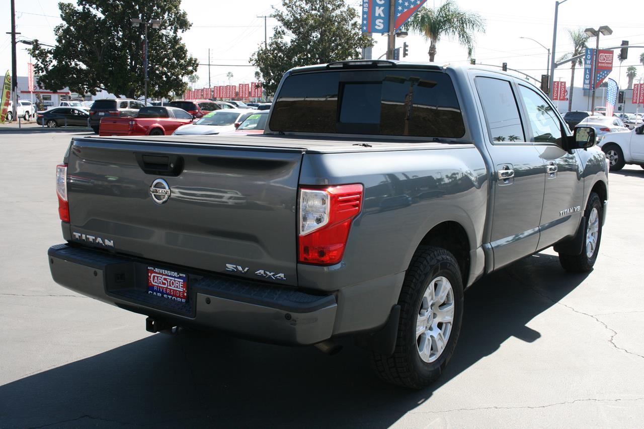Nissan Titan 4x4 Crew Cab SV 2018