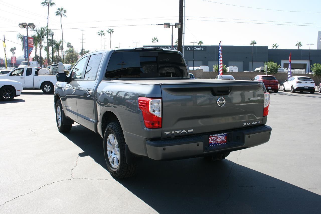Nissan Titan 4x4 Crew Cab SV 2018
