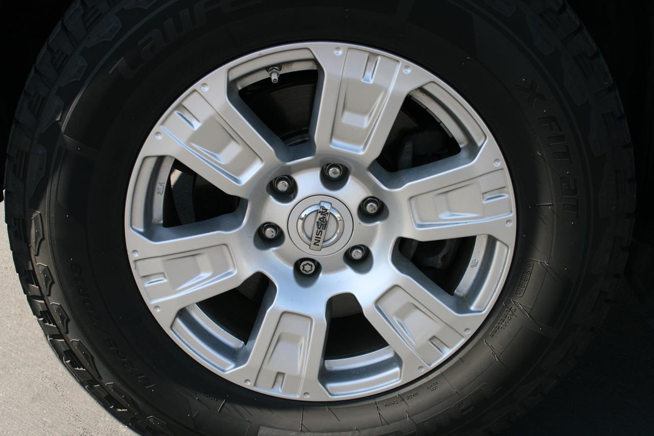 Nissan Titan 4x4 Crew Cab SV 2018