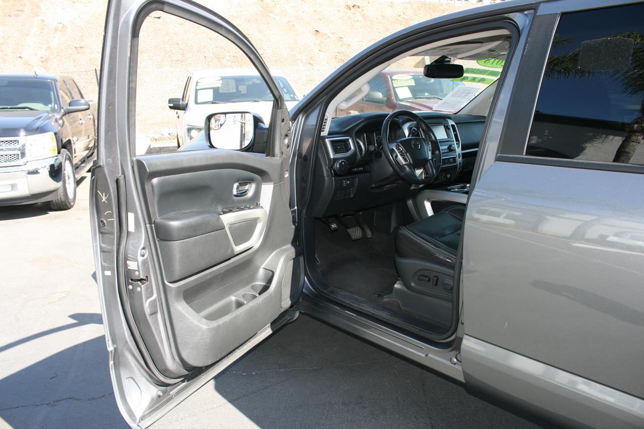 Nissan Titan 4x4 Crew Cab SV 2018