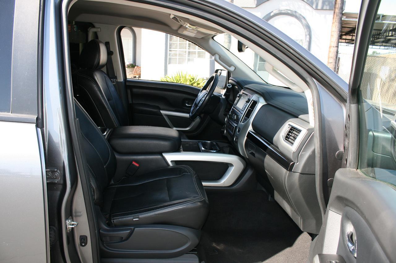 Nissan Titan 4x4 Crew Cab SV 2018