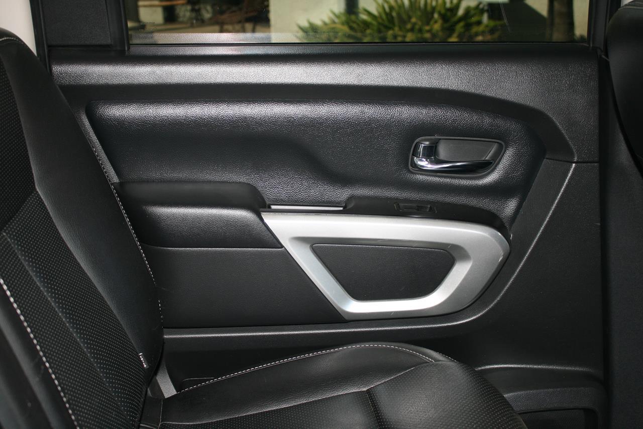 Nissan Titan 4x4 Crew Cab SV 2018