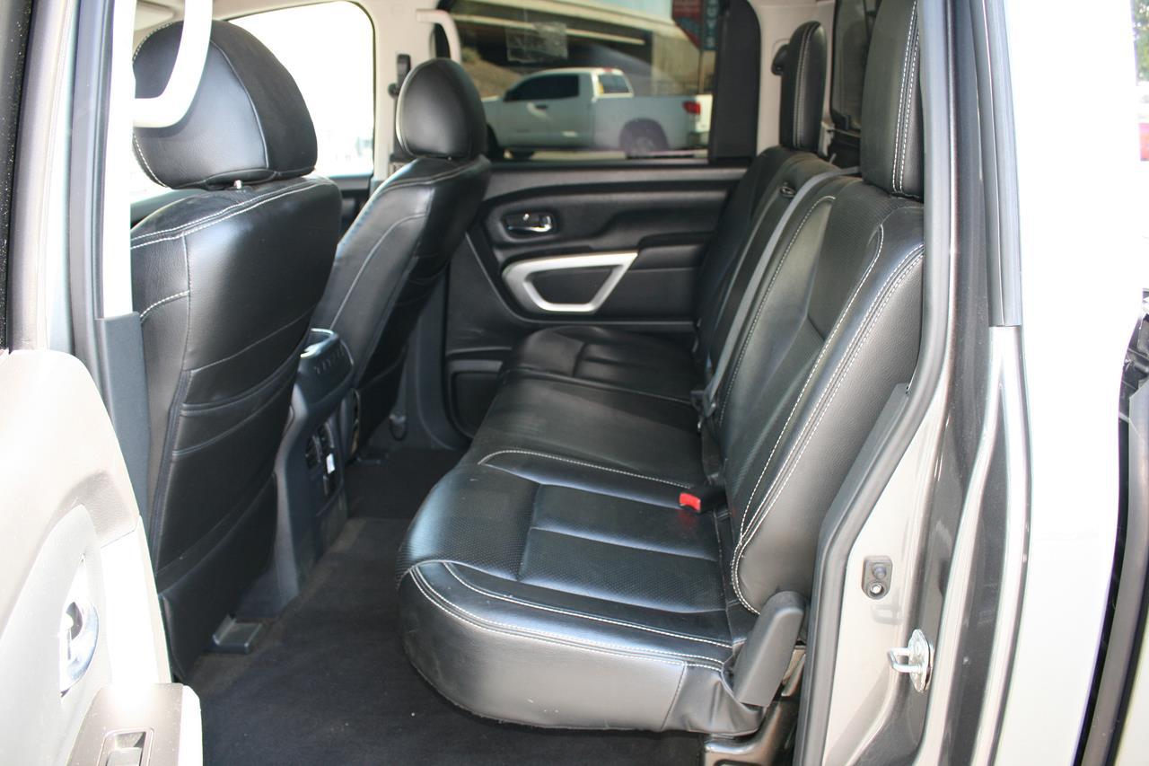 Nissan Titan 4x4 Crew Cab SV 2018