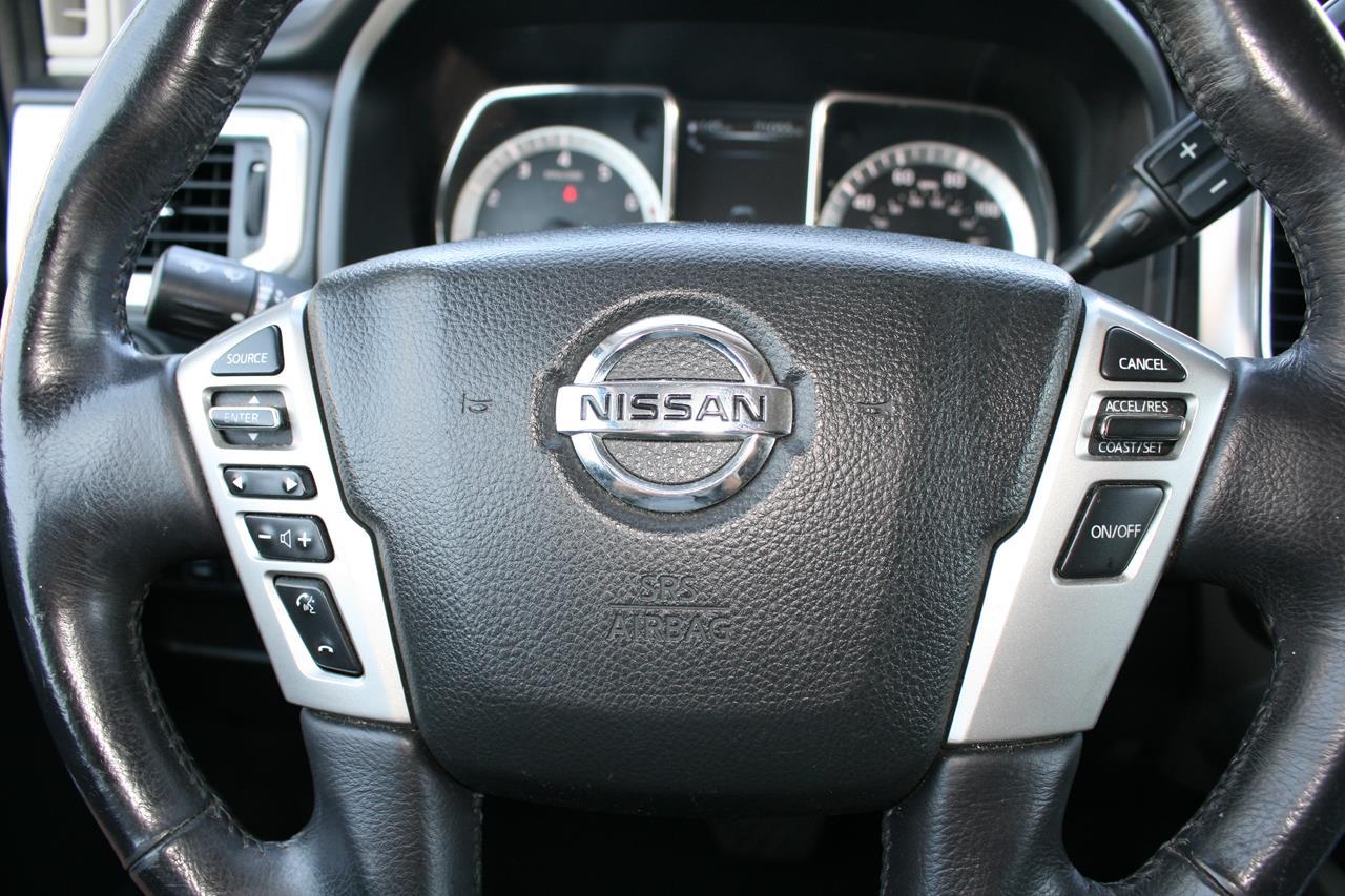 Nissan Titan 4x4 Crew Cab SV 2018