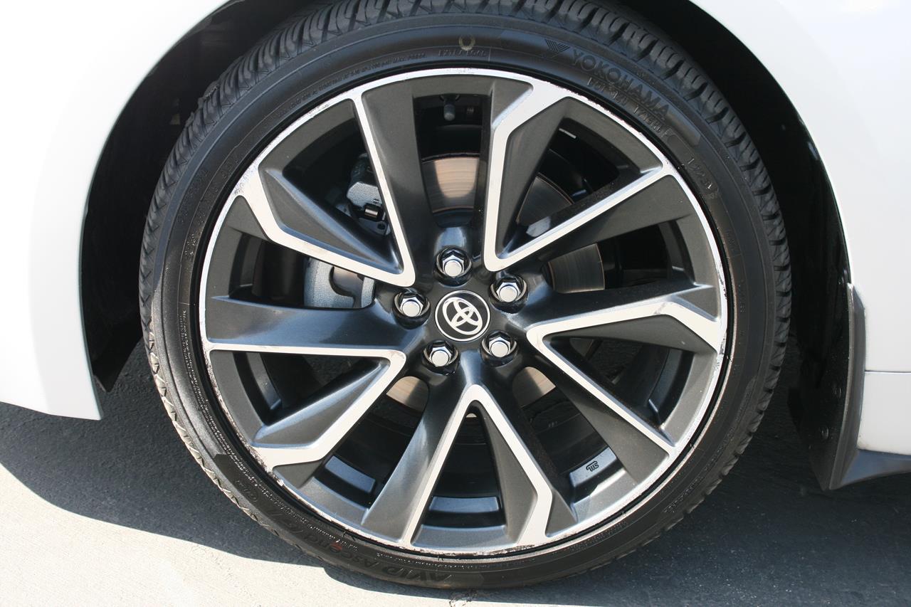 Toyota Corolla Hatchback XSE CVT (Natl) 2019