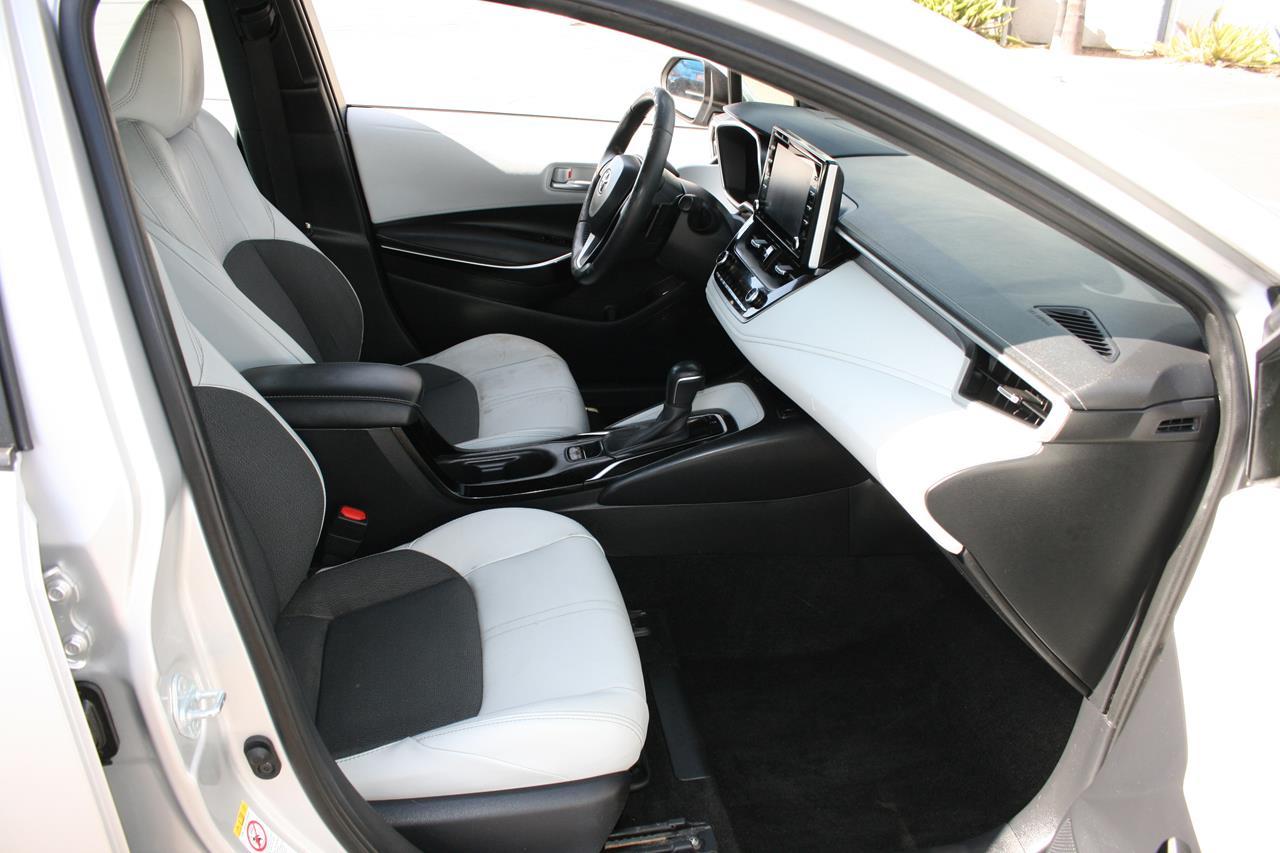 Toyota Corolla Hatchback XSE CVT (Natl) 2019