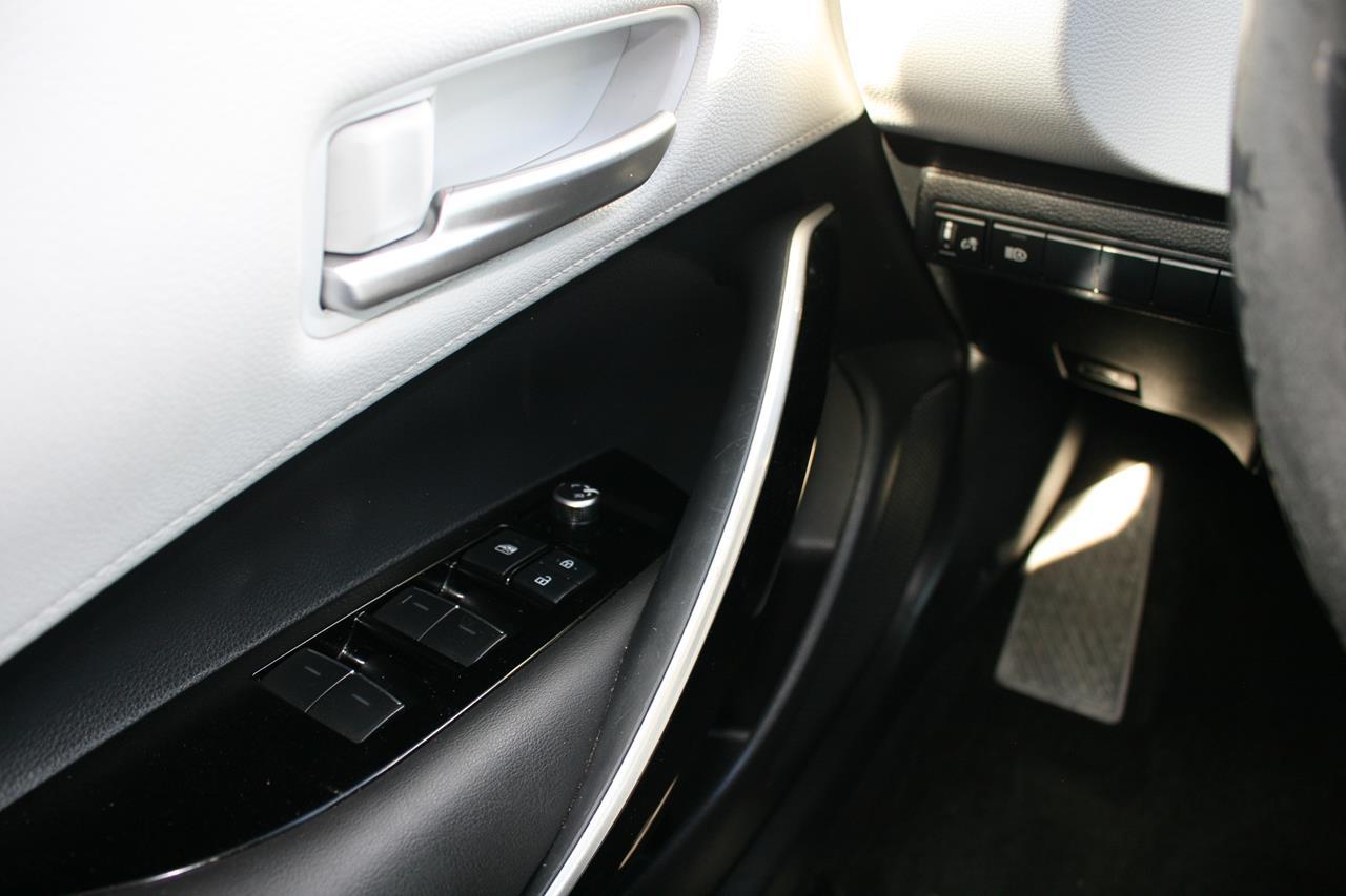 Toyota Corolla Hatchback XSE CVT (Natl) 2019
