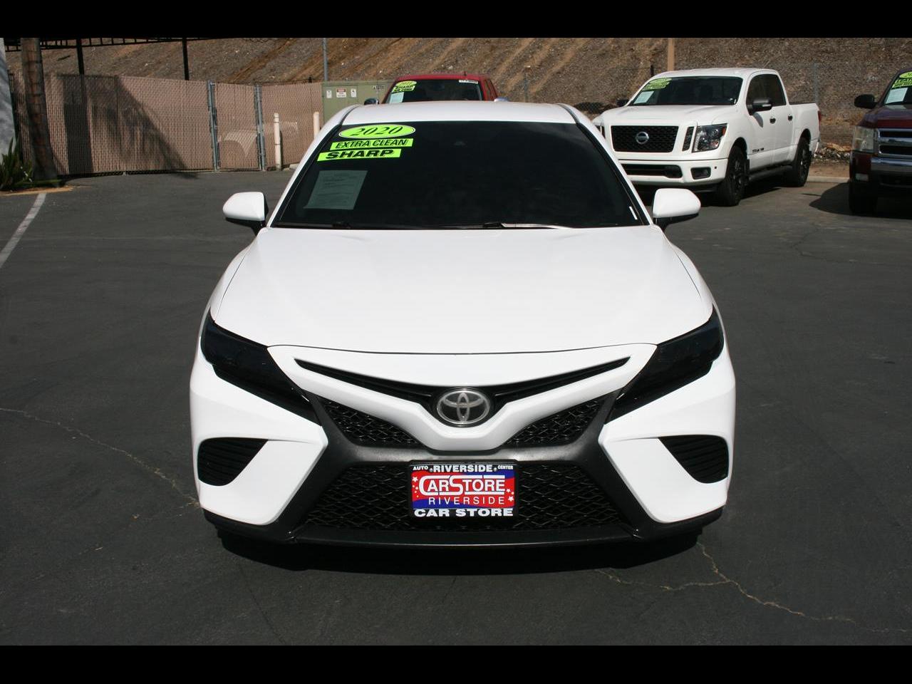 Toyota Camry SE Auto (Natl) 2020