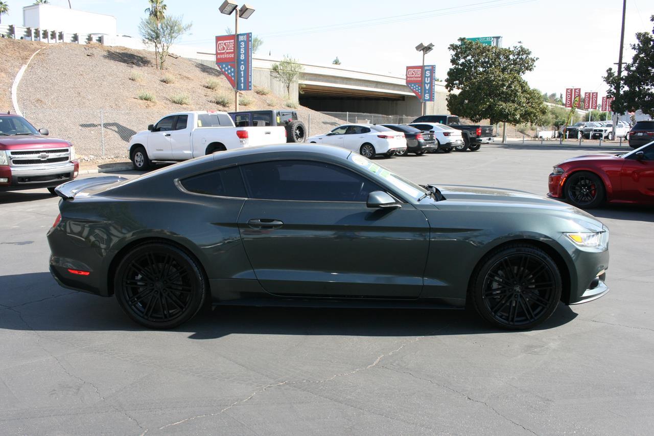 Ford Mustang 2dr Fastback V6 2016