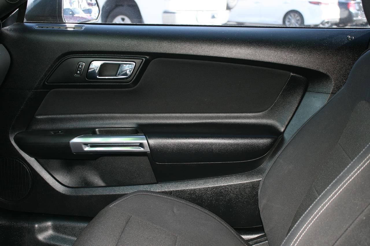 Ford Mustang 2dr Fastback V6 2016