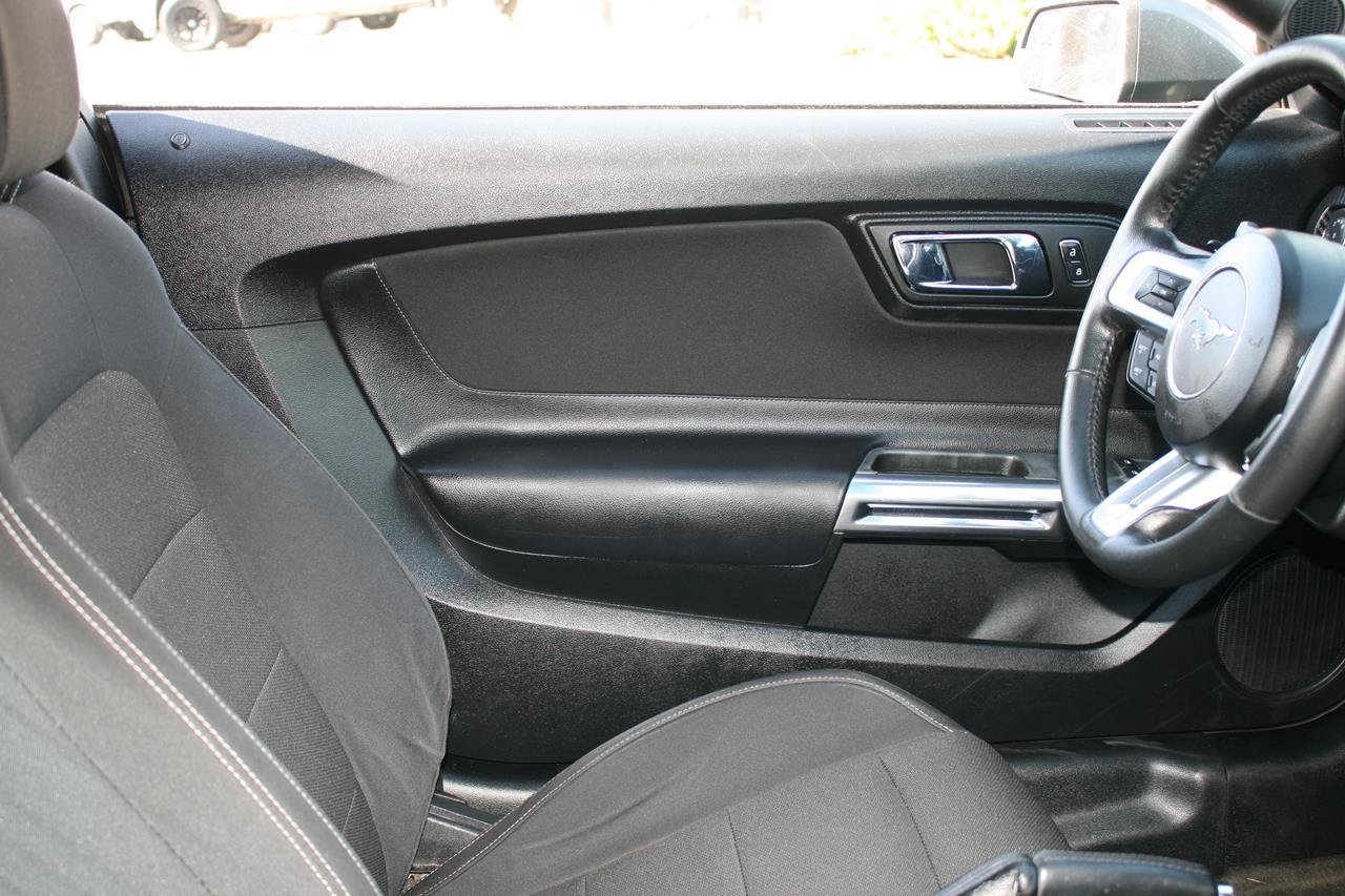 Ford Mustang 2dr Fastback V6 2016