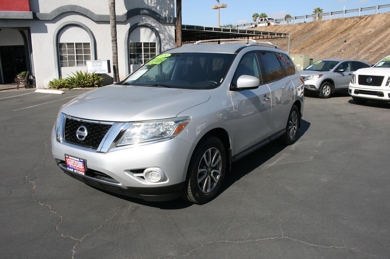 Nissan Pathfinder 2WD 4dr SV 2014