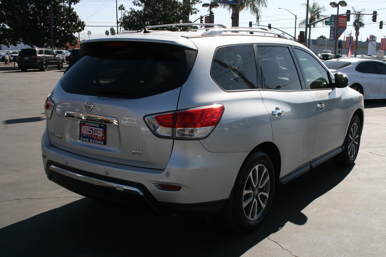 Nissan Pathfinder 2WD 4dr SV 2014