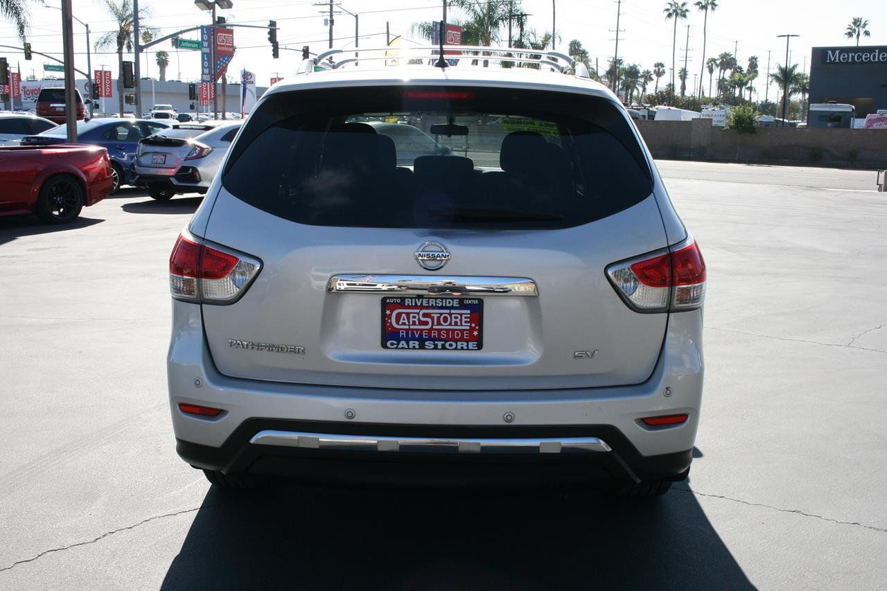 Nissan Pathfinder 2WD 4dr SV 2014