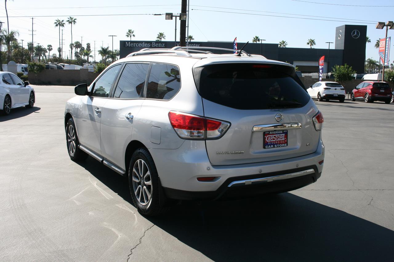 Nissan Pathfinder 2WD 4dr SV 2014