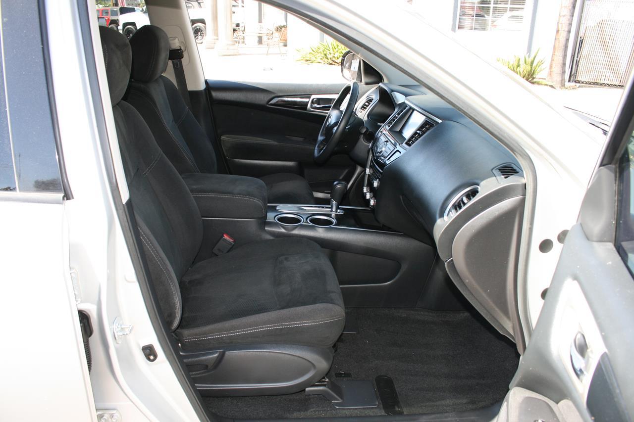 Nissan Pathfinder 2WD 4dr SV 2014
