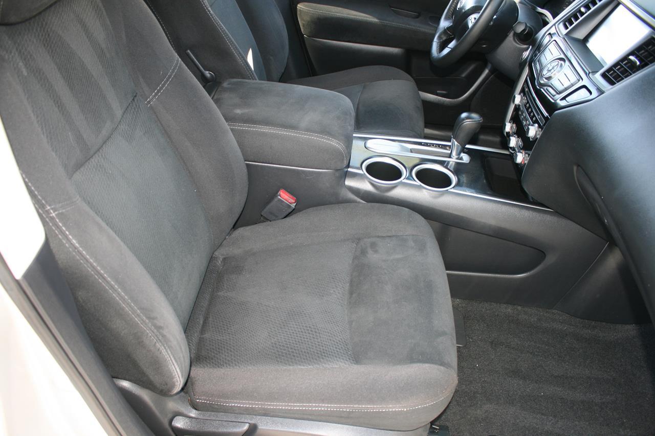 Nissan Pathfinder 2WD 4dr SV 2014