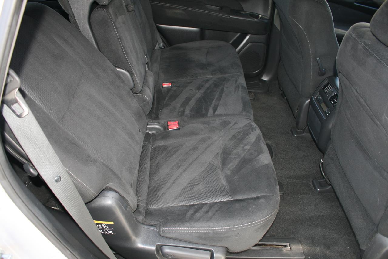 Nissan Pathfinder 2WD 4dr SV 2014
