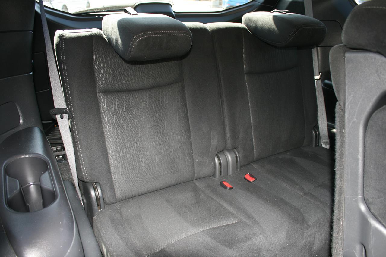 Nissan Pathfinder 2WD 4dr SV 2014