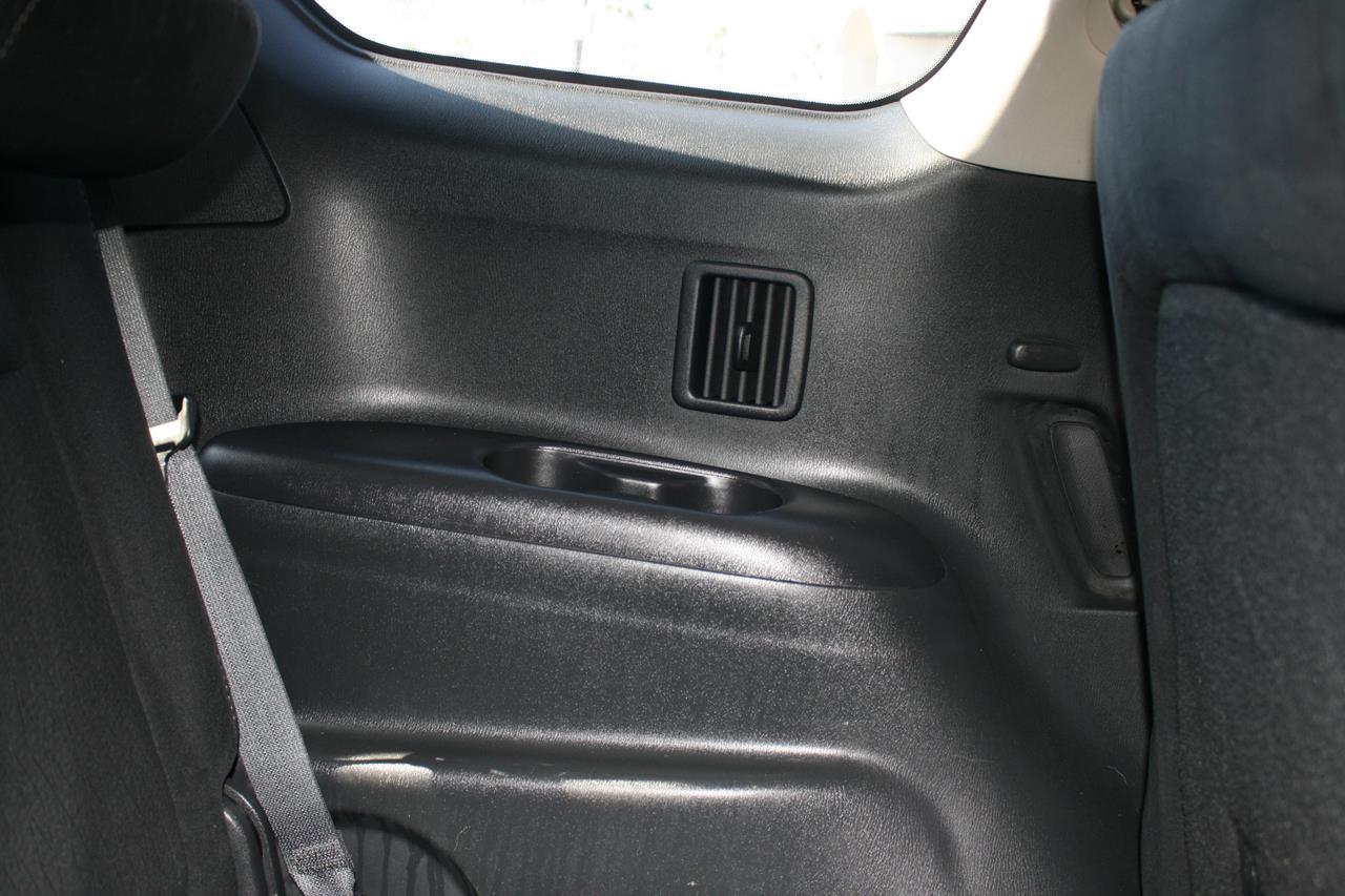 Nissan Pathfinder 2WD 4dr SV 2014