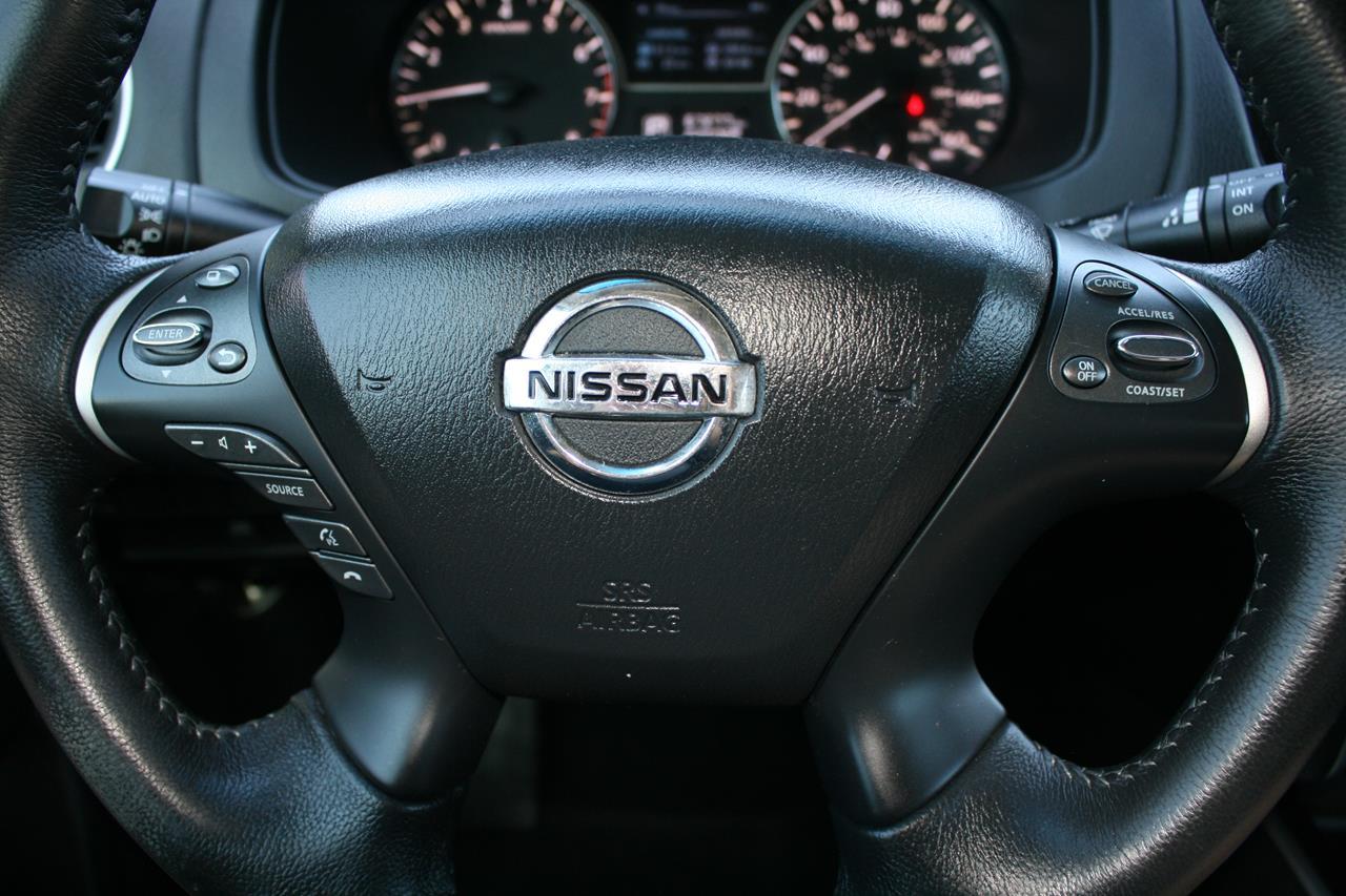 Nissan Pathfinder 2WD 4dr SV 2014