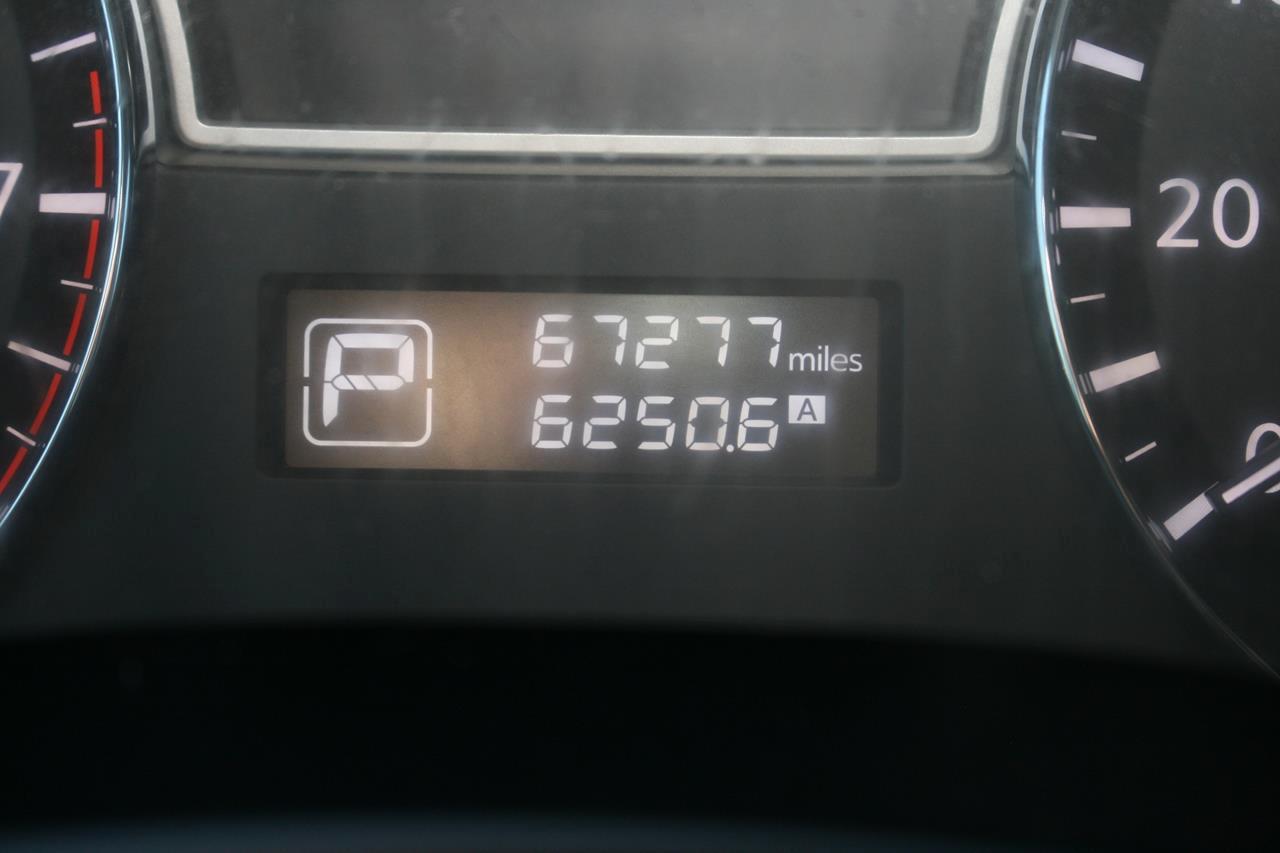 Nissan Pathfinder 2WD 4dr SV 2014