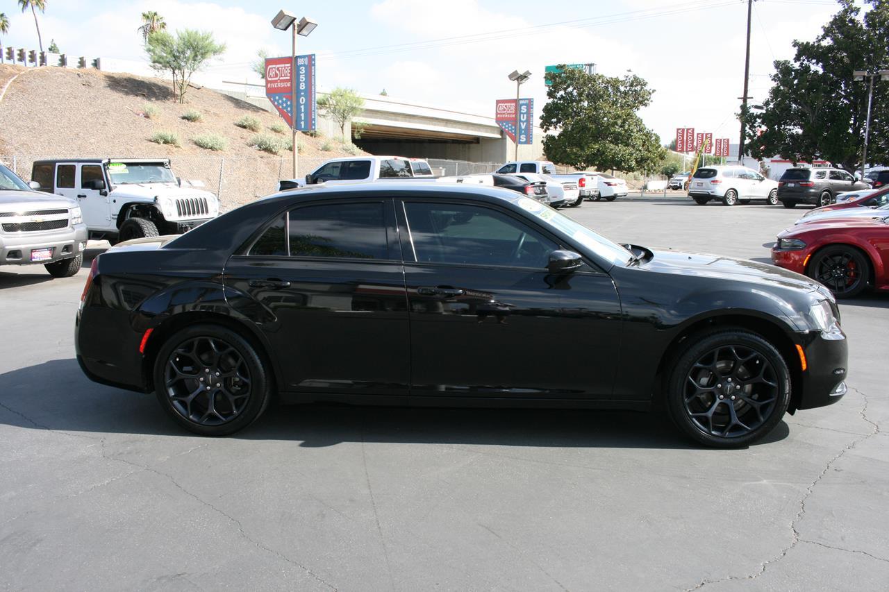 Chrysler 300 Touring RWD 2019