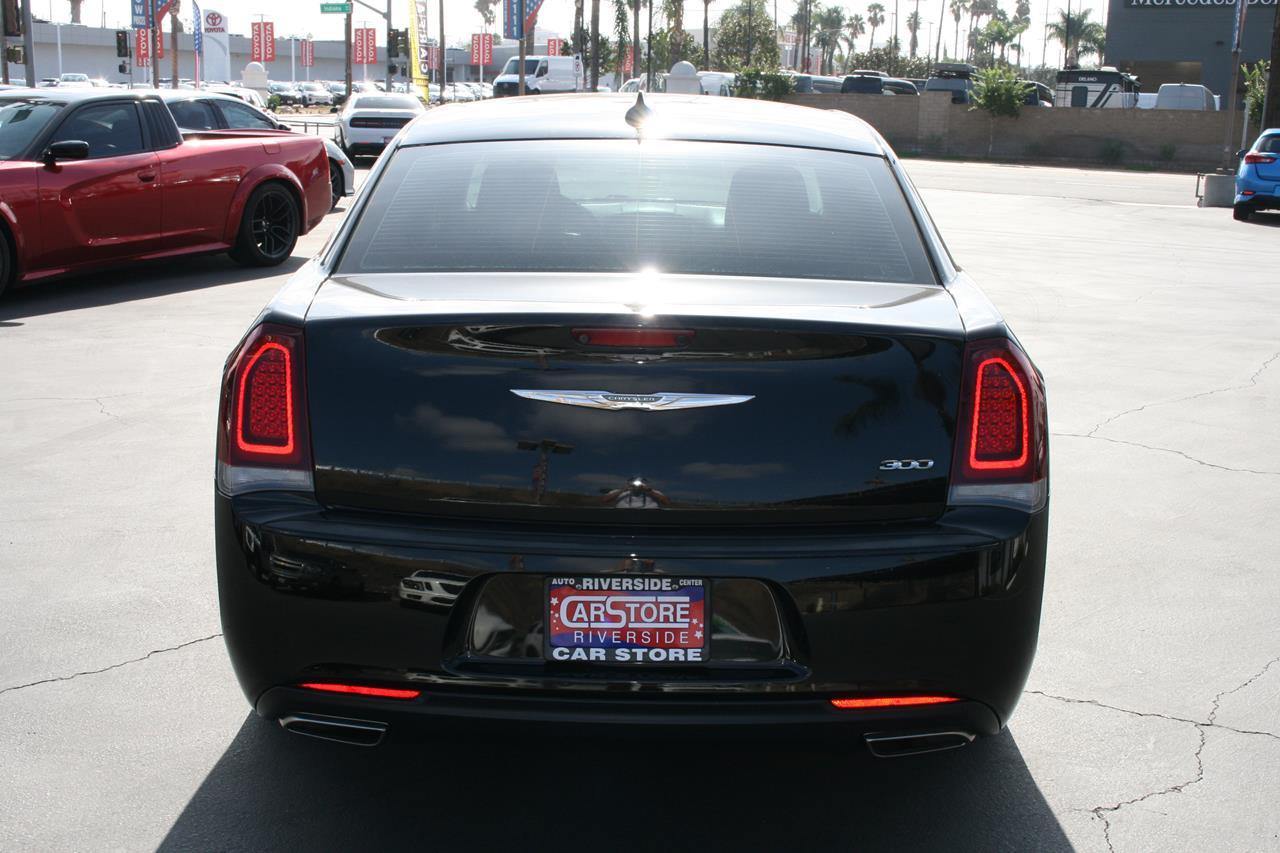 Chrysler 300 Touring RWD 2019