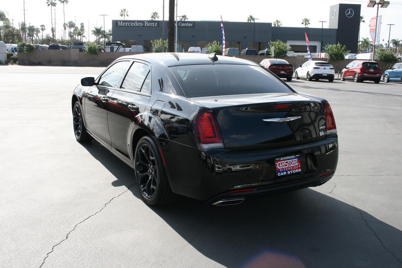 Chrysler 300 Touring RWD 2019