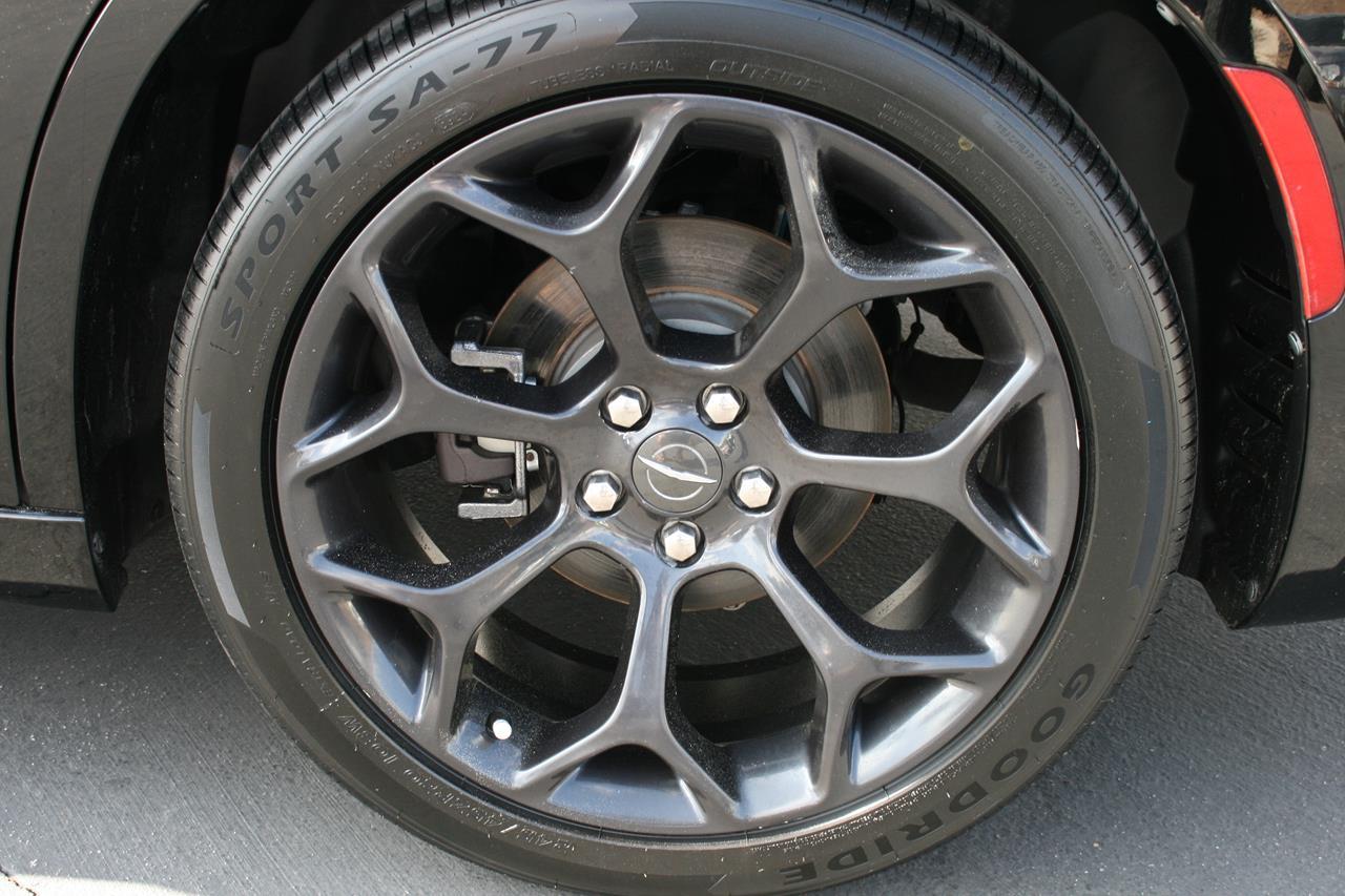Chrysler 300 Touring RWD 2019