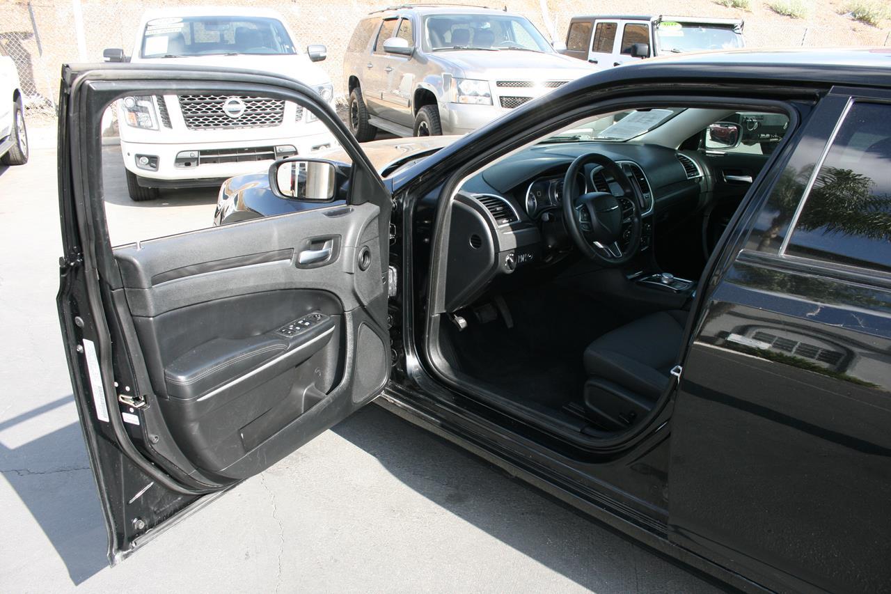 Chrysler 300 Touring RWD 2019