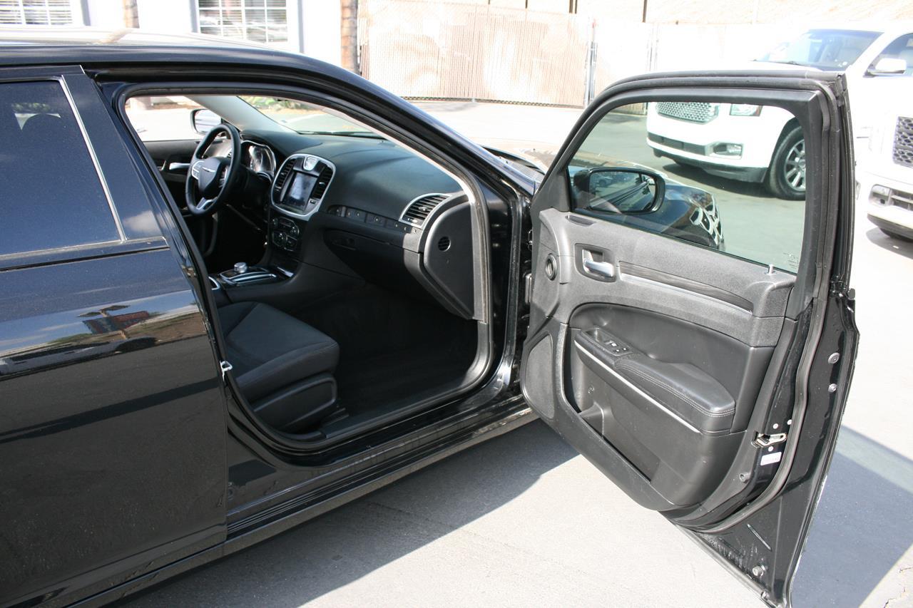 Chrysler 300 Touring RWD 2019