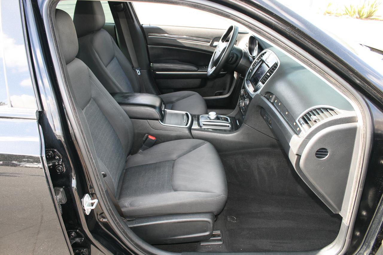 Chrysler 300 Touring RWD 2019