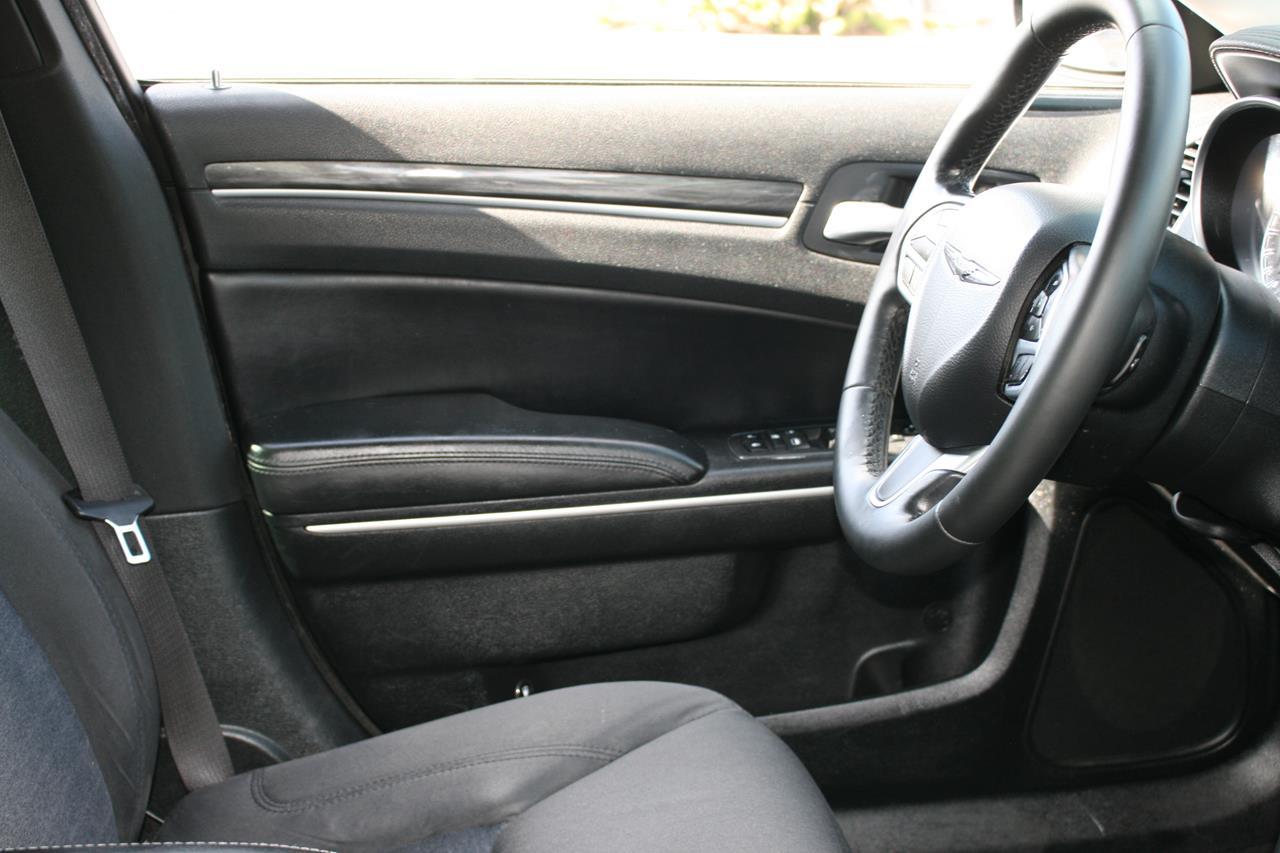 Chrysler 300 Touring RWD 2019