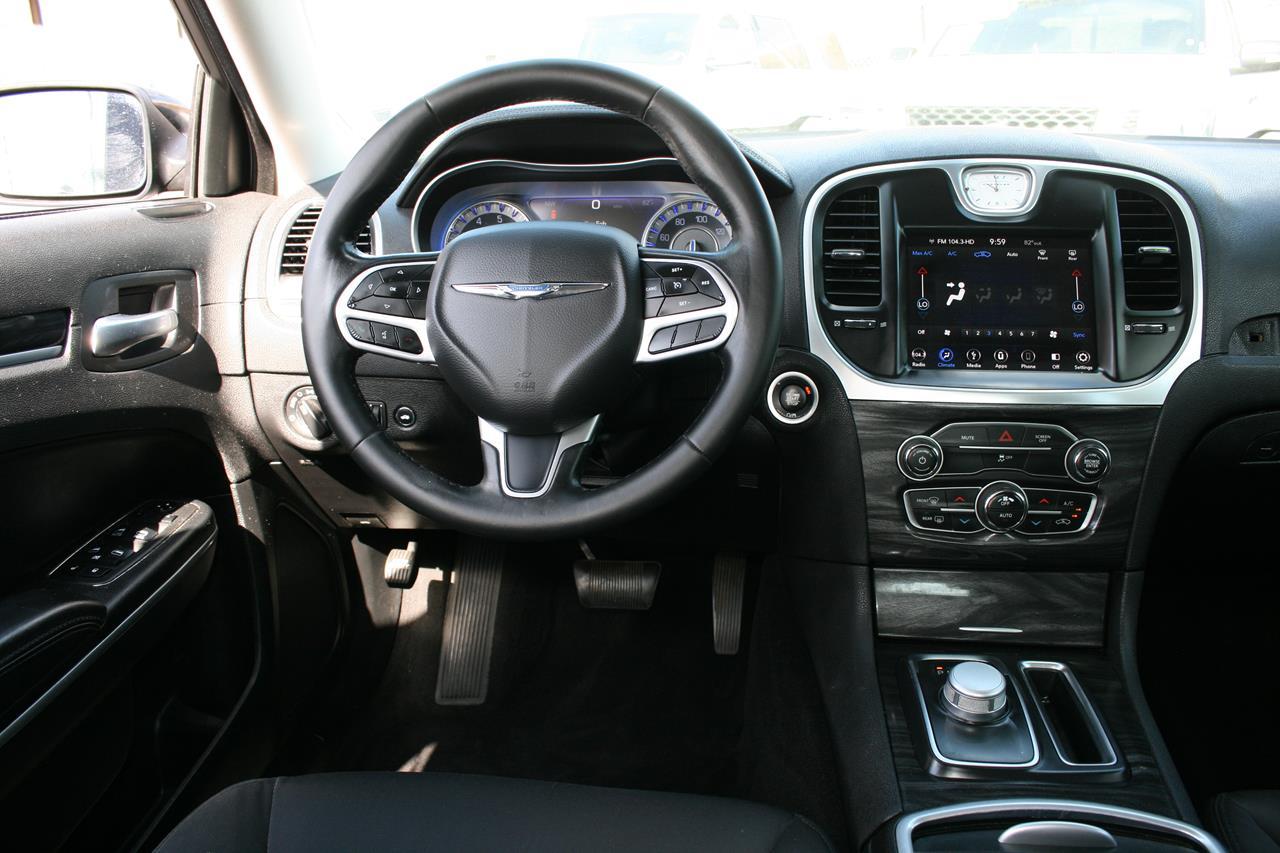 Chrysler 300 Touring RWD 2019