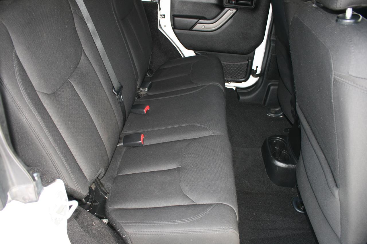 Jeep Wrangler Unlimited 4WD 4dr Sport 2015