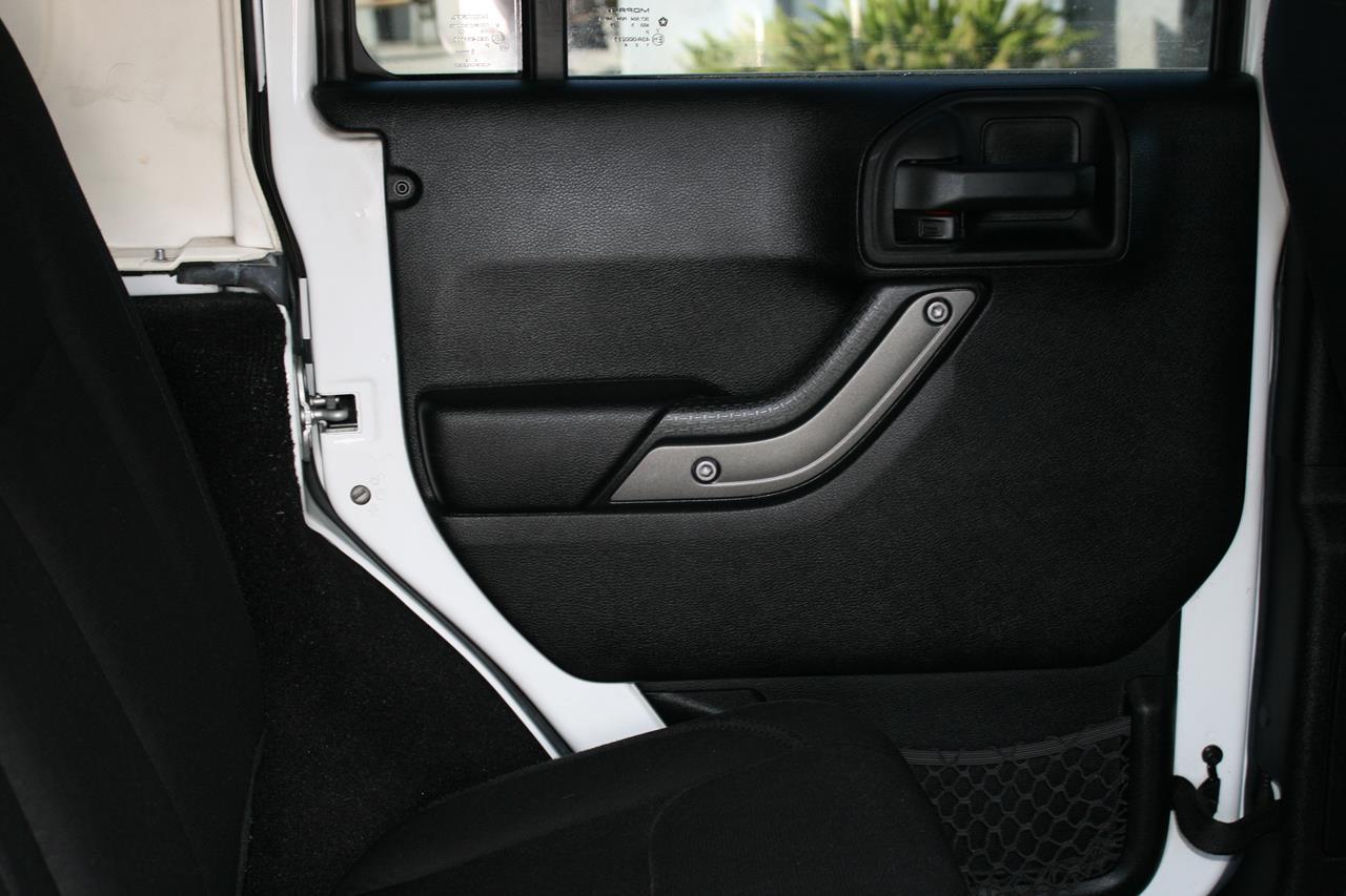 Jeep Wrangler Unlimited 4WD 4dr Sport 2015