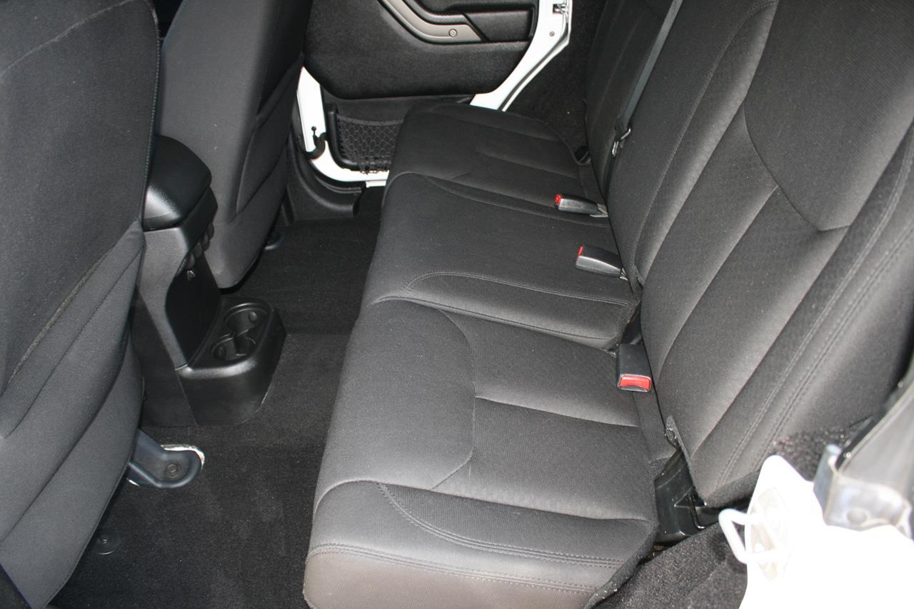 Jeep Wrangler Unlimited 4WD 4dr Sport 2015