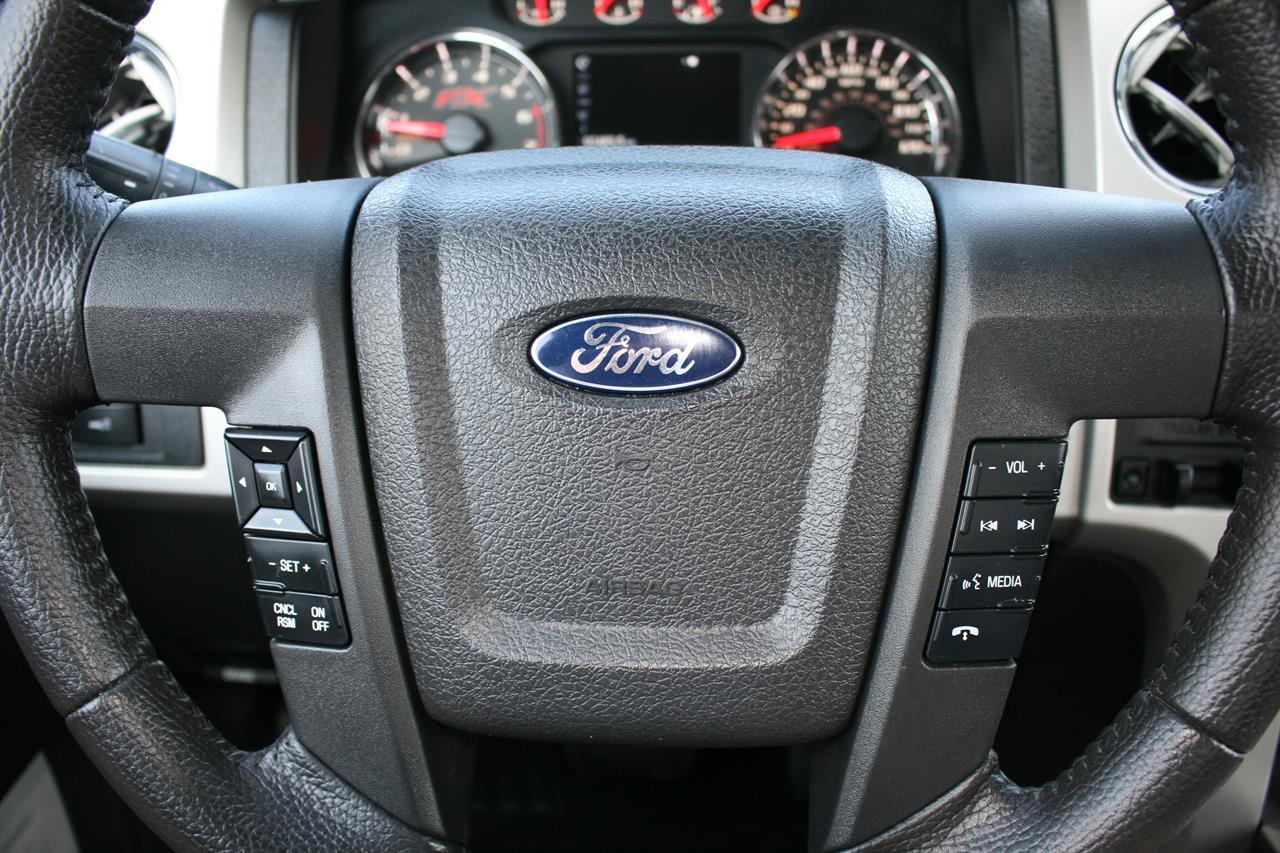Ford F-150 4WD SuperCrew 145" Lariat 2014