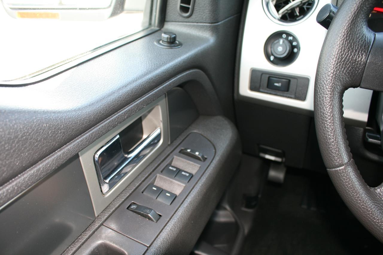 Ford F-150 4WD SuperCrew 145" Lariat 2014