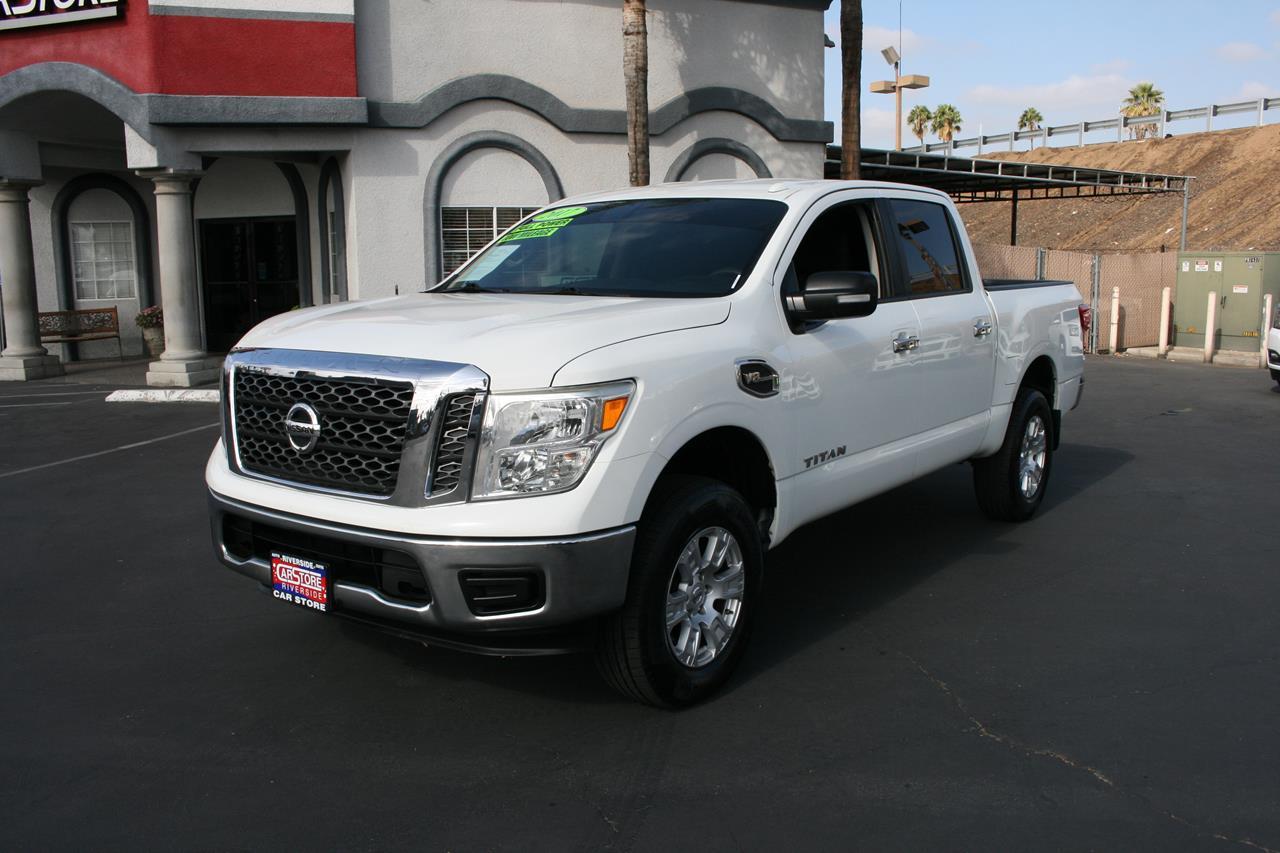 Nissan Titan 4x2 Crew Cab SV 2017