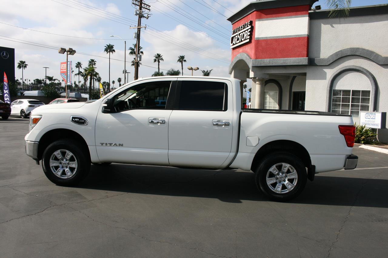Nissan Titan 4x2 Crew Cab SV 2017