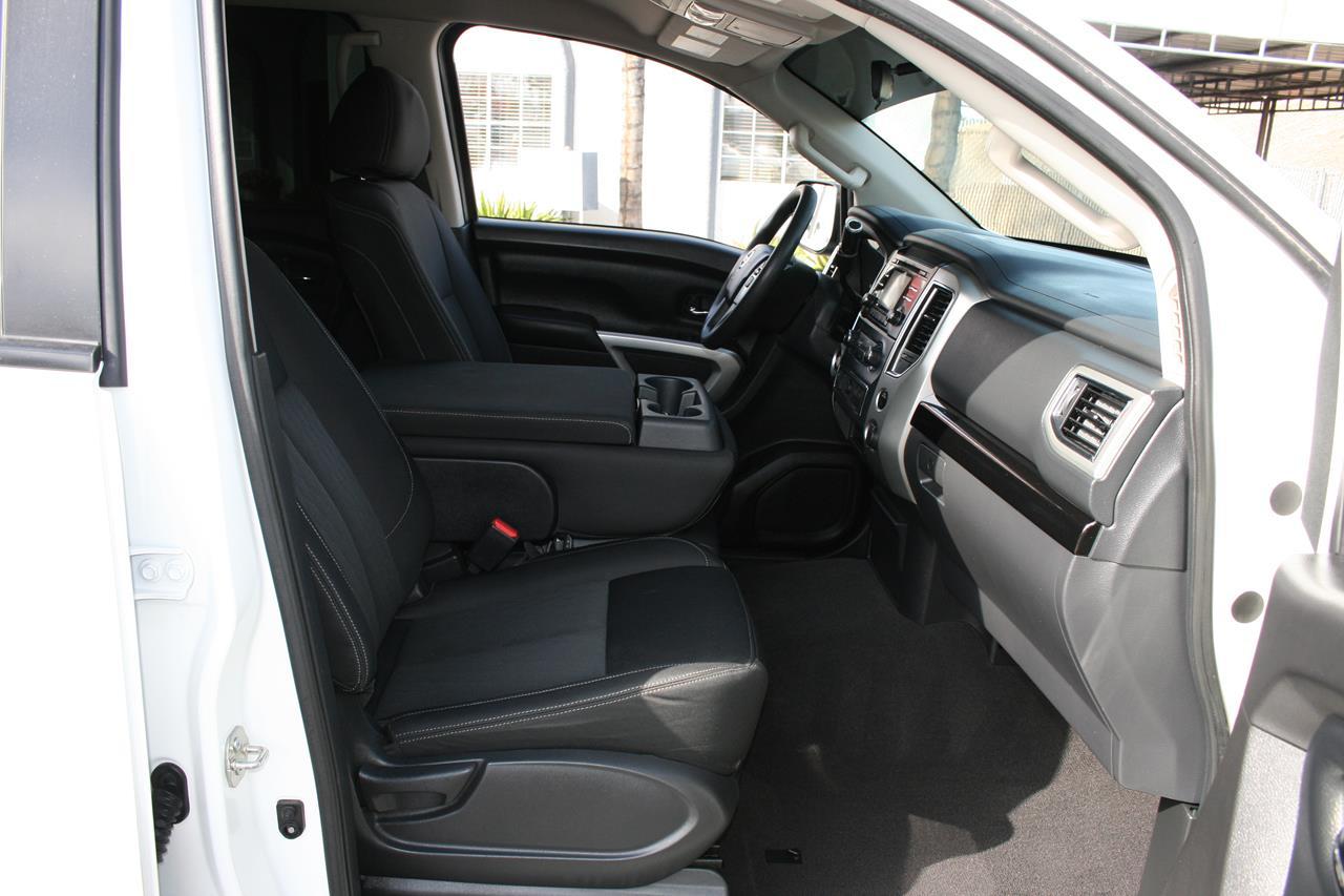 Nissan Titan 4x2 Crew Cab SV 2017